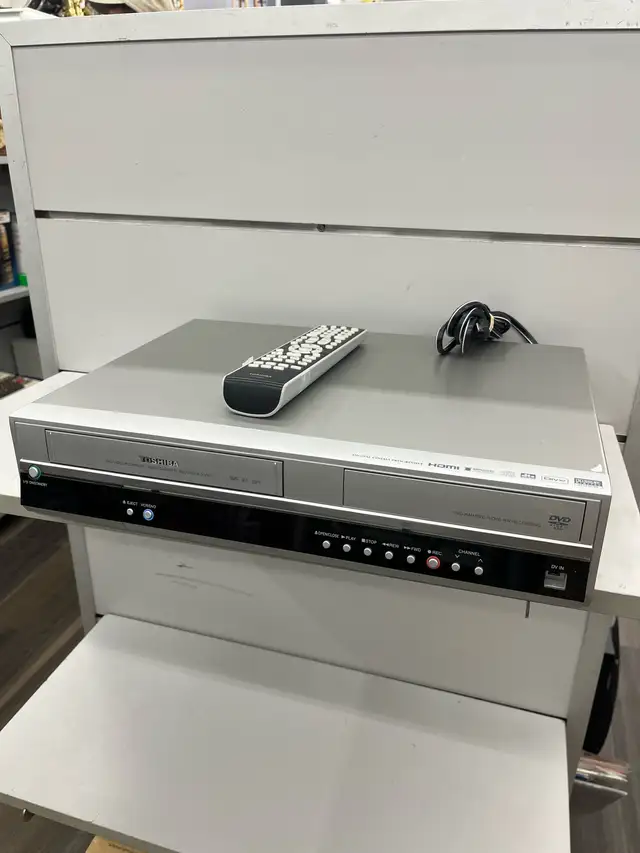 TOSHIBA D-VR5SC DVD VCR COMBO