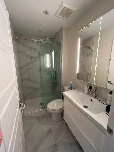 Furnished bedroom lease transfer, Sep 1st - April 31st! - Photo 6