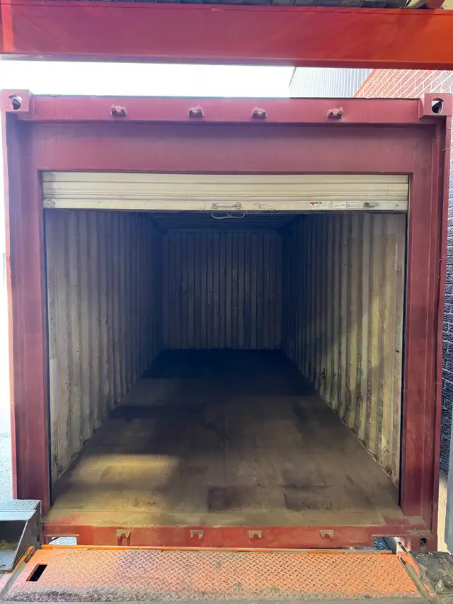 Conteneur 20 pi porte enroulable / 20ft Container roll-up door