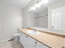 6 Bedrooms House in Ajax - Photo 7