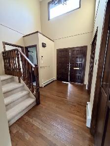 Unfurnished, 3 bed, 2.5 bath Top Floor Suite in House - Photo 6