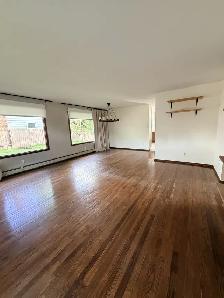 Unfurnished, 3 bed, 2.5 bath Top Floor Suite in House - Photo 18