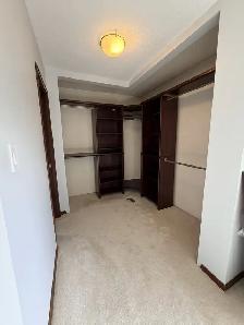 Unfurnished, 3 bed, 2.5 bath Top Floor Suite in House - Photo 23