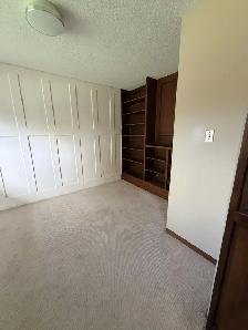 Unfurnished, 3 bed, 2.5 bath Top Floor Suite in House - Photo 25