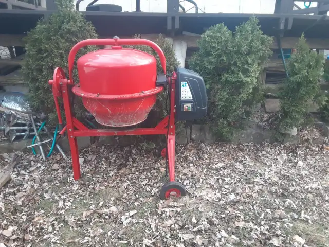 Portable Concrete Mixer 4-ft