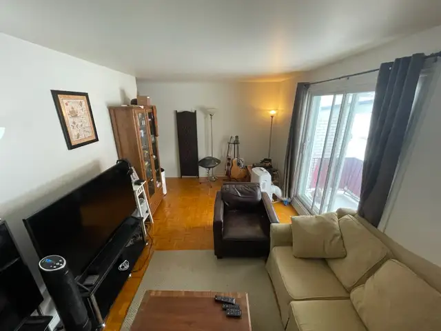 Nice, spacious 2-bedroom apartment in the heart of Brossard.