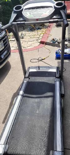 Treadmill for sale - Photo 3