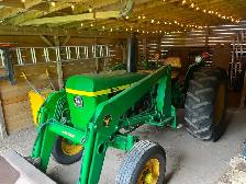 1975 John Deere 1830 Loader Tractor - Photo 2