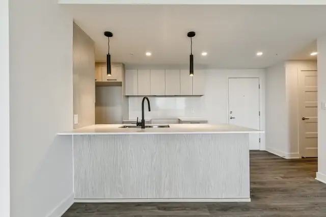 Magnifique Condo neuf 2 cac et balcon avec vue! Garage!