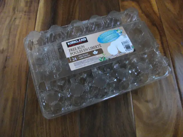 QUALITY KIRKLAND EGG CARTONS EACH HOLDS 2 DOZEN EGGS