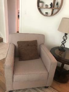 couch and chairs - Photo 3