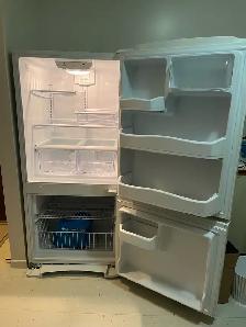 Refrigerator - Photo 2