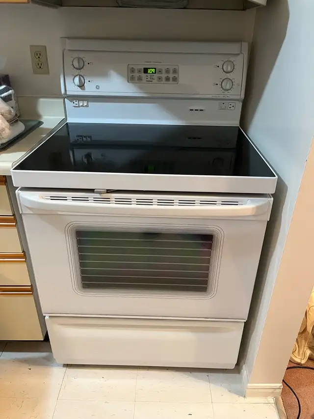 GE Electric Range