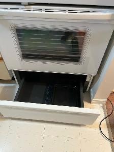 GE Electric Range - Photo 3