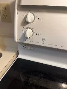 GE Electric Range - Photo 5