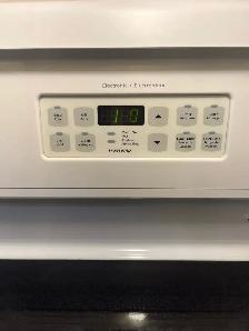 GE Electric Range - Photo 7