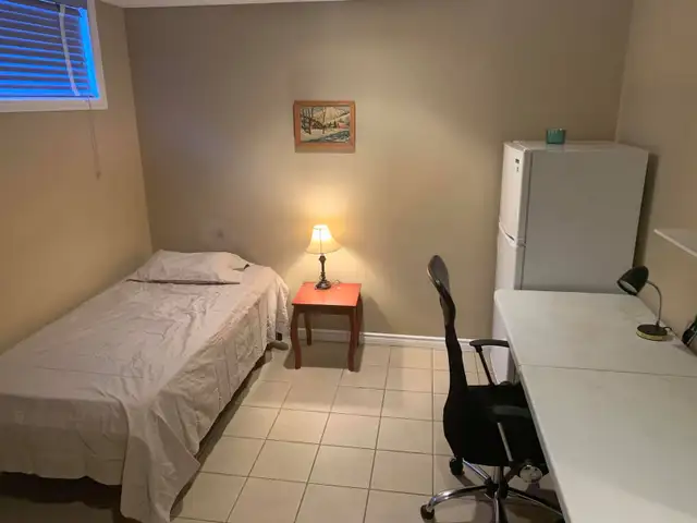 Room walking distance to UofM