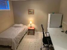 Room walking distance to UofM