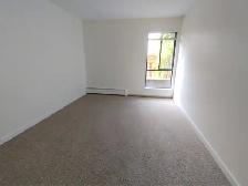 Spacious 1 Bedroom Suite Available Now at Bakerview in Burnaby! - Photo 5