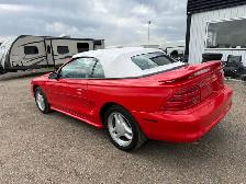 1994 Ford Mustang GT - Photo 11