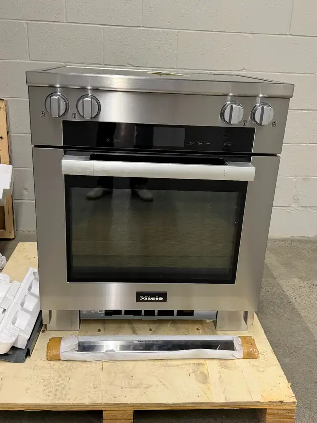 Neuve Boite  Miele 30' Cuisinière a induction M Touch HR1622-3 I