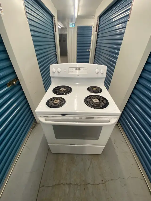 WHITE ELECTRIC STOVE 30 INCH