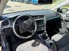 2017 VW Golf 1.8 Turbo with Manual Transmission only 148000 km - Photo 7