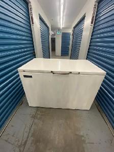 WHITE CHEST FREEZER - Photo 2