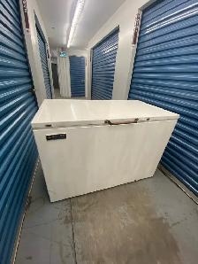 WHITE CHEST FREEZER - Photo 4