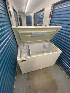 WHITE CHEST FREEZER - Photo 5