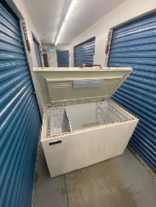 WHITE CHEST FREEZER - Photo 6