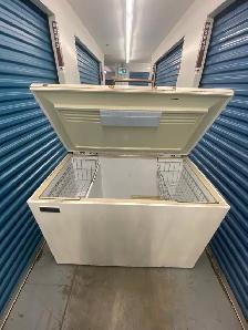 WHITE CHEST FREEZER - Photo 8