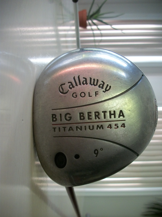 GAUCHER ( LEFT HAND ) CALLAWAY BIG BERTHA 454cc TITANIUM DRIVER