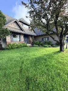 Unfurnished 2 Bed, 1 Bath Basement Suite in House