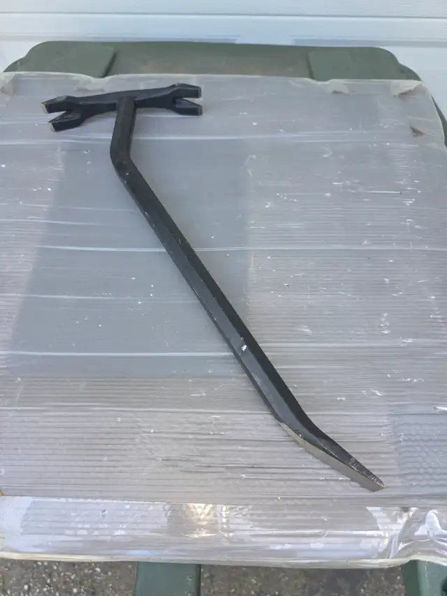 Professional Tool 18' Heavy Duty HD T-Type Wrecking Bar Pry Bar