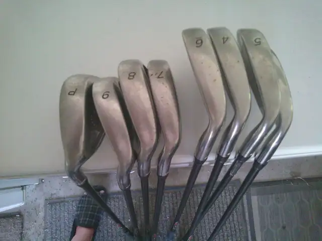 GAUCHER ( LEFT HAND ) FERS TALORMADE IRONS 3,4,5,6,7,8,9,P