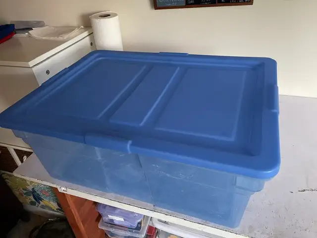 Poly 21' x 13.5' x 8.5' Storage box and lid   $5 ph 780-434-4472