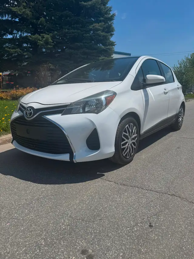 Toyota Yaris LE 2015 super bien entretenue!