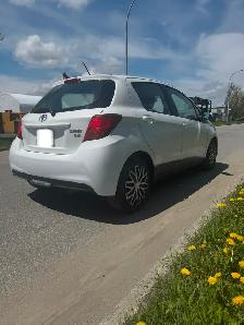 Toyota Yaris LE 2015 super bien entretenue! - Photo 4