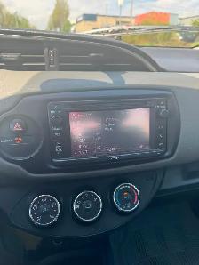 Toyota Yaris LE 2015 super bien entretenue! - Photo 7