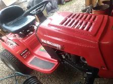 Assorted lawn tractors STRIPPED FOR PARTS! - Photo 4