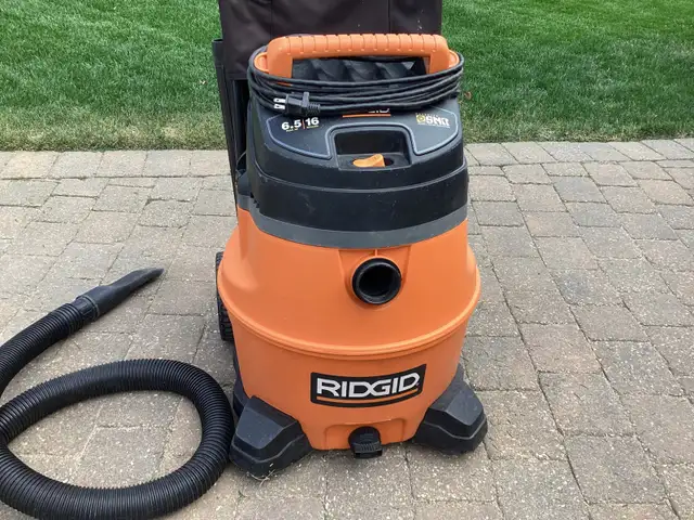 SHOP VAC
