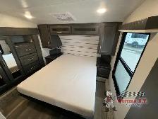 2024 Keystone RV Cougar Half-Ton 29RLISE - Photo 17