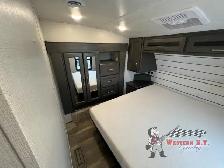 2024 Keystone RV Cougar Half-Ton 29RLISE - Photo 18