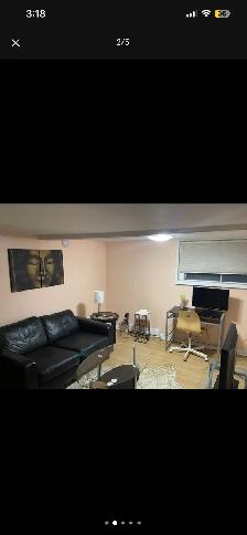 Beautiful Leather Love Seat & Free Delivery - Photo 3