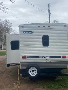 2010 Shasta Revere 29' Camper Trailer Bunks - Photo 3