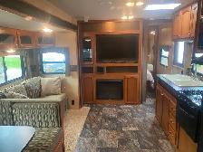 2010 Shasta Revere 29' Camper Trailer Bunks - Photo 10