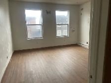 Uptown 3 brm with hydro, heat & water included/amenities nearby - Photo 6