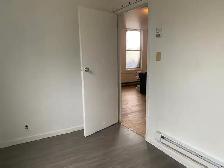 Uptown 3 brm with hydro, heat & water included/amenities nearby - Photo 7