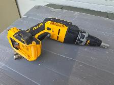 DEWALT 20V MAX XR Brushless Drywall Screwgun (Tool Only) #DCF630 - Photo 4